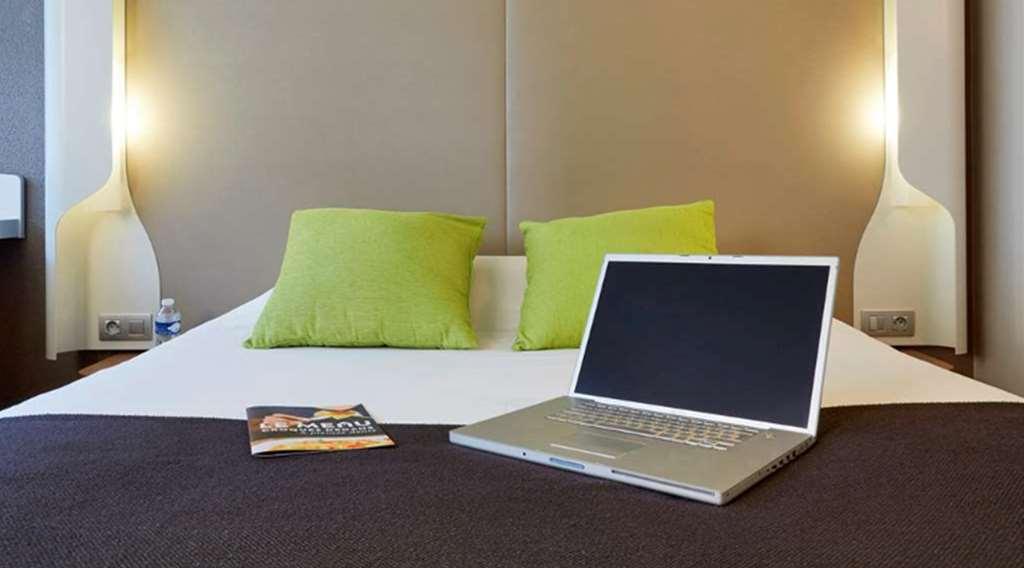 Campanile Prime - Nimes Centre Hotel Room photo