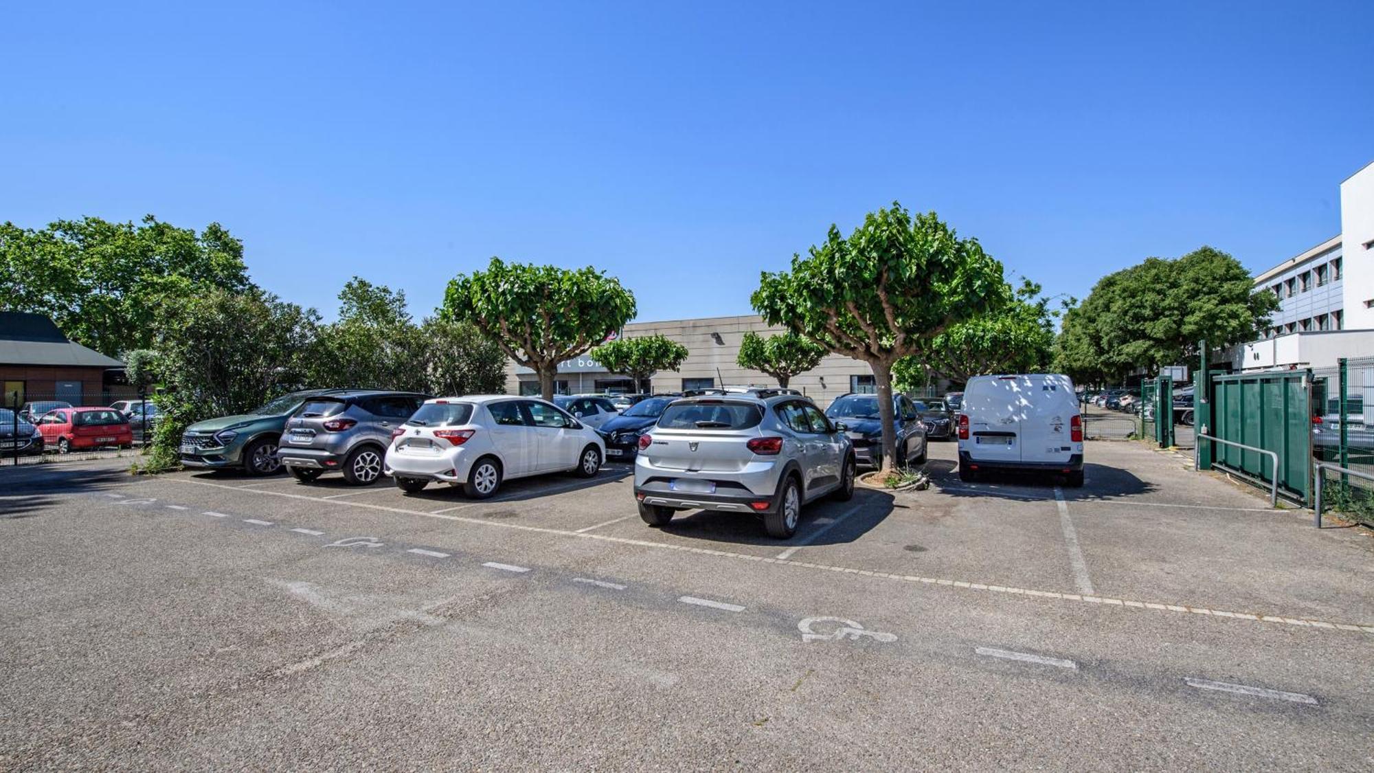 Campanile Prime - Nimes Centre Hotel Exterior photo